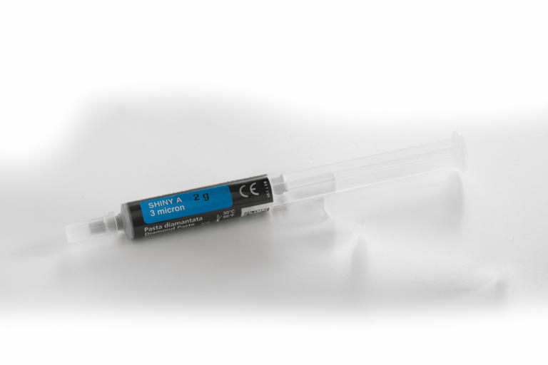 Shiny A diamantpudsepasta 3my 2g. 